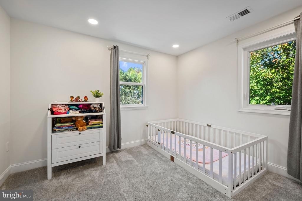 708 Hankin Street - Photo 10