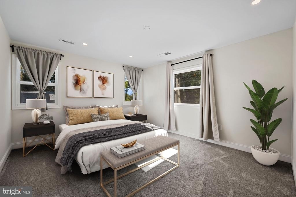 708 Hankin Street - Photo 12