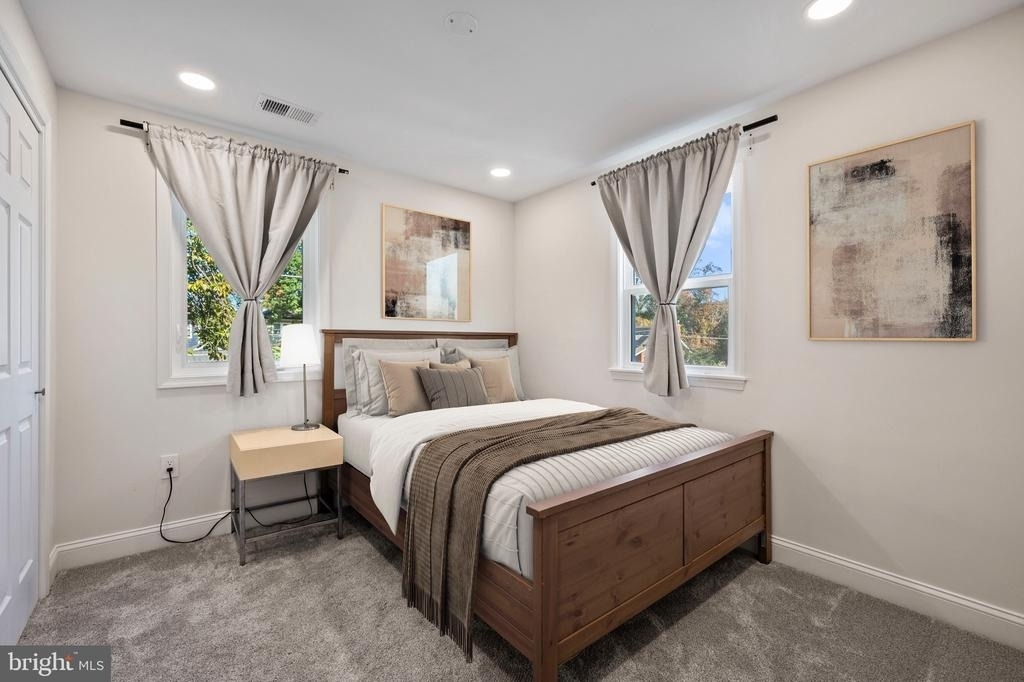 708 Hankin Street - Photo 7