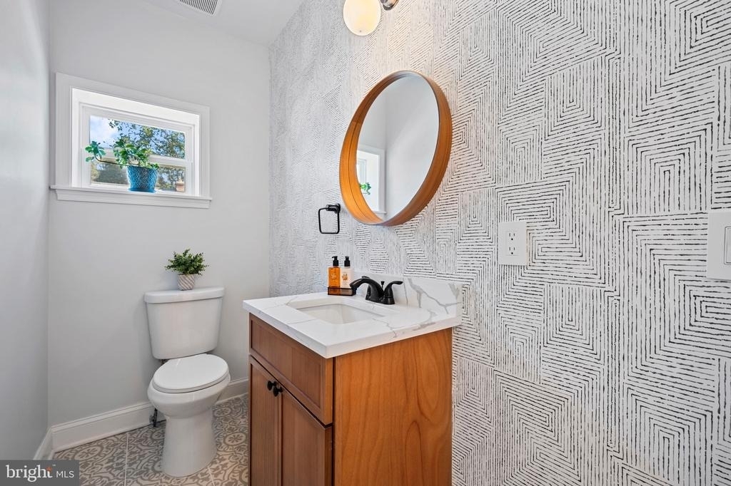 708 Hankin Street - Photo 21