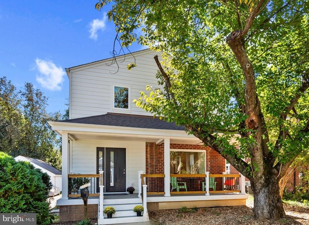 708 Hankin Street - Photo 1