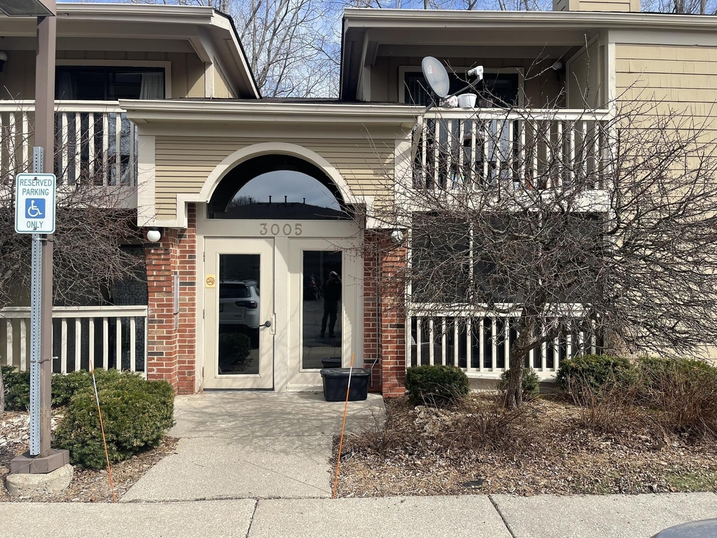 3005 Fernwood Avenue - Photo 0