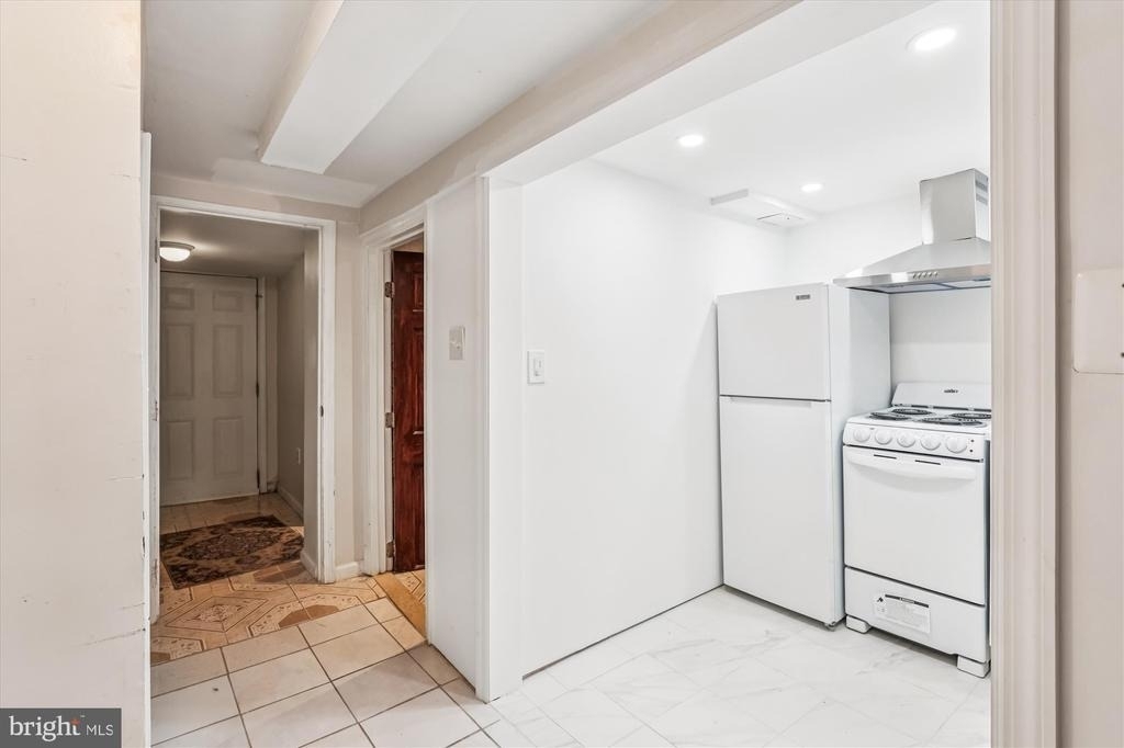 758 19th Street Ne - Photo 10