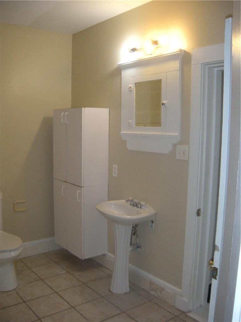 915 W 23rd St - Photo 14