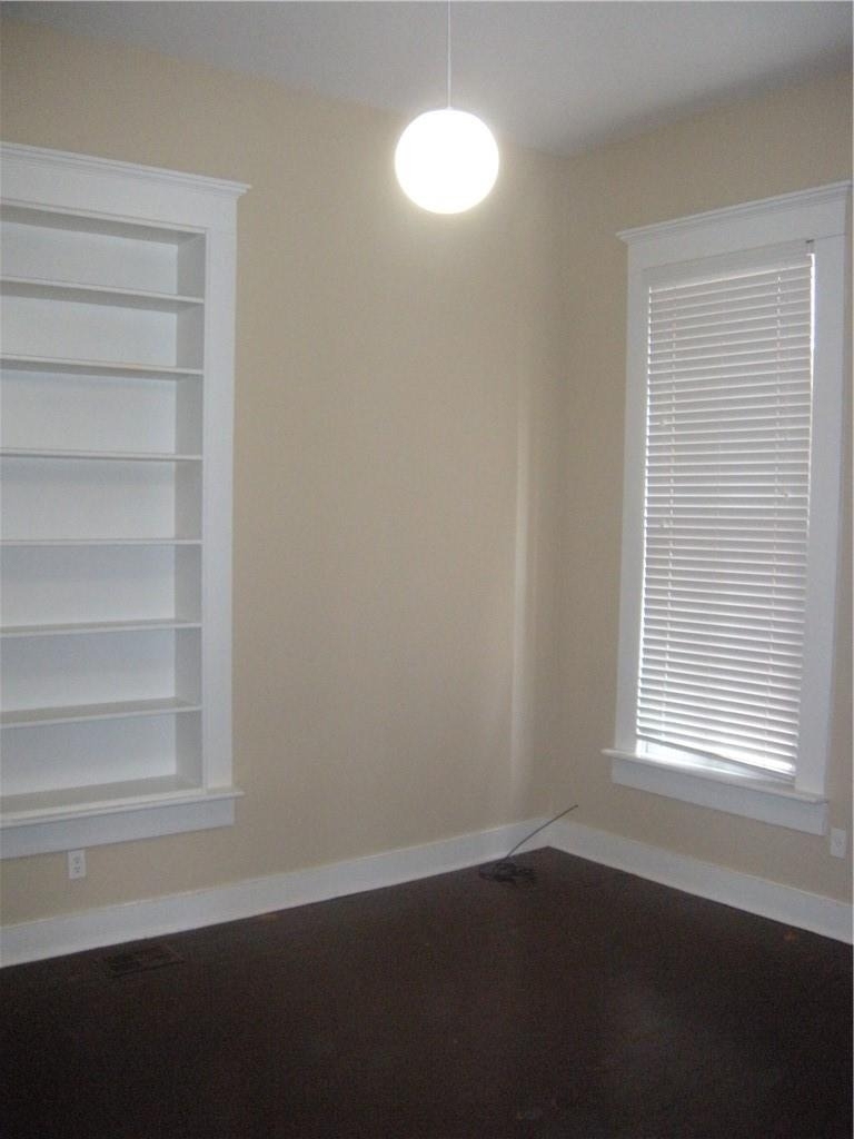 915 W 23rd St - Photo 12