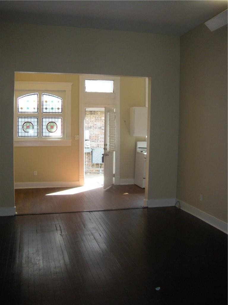 915 W 23rd St - Photo 11