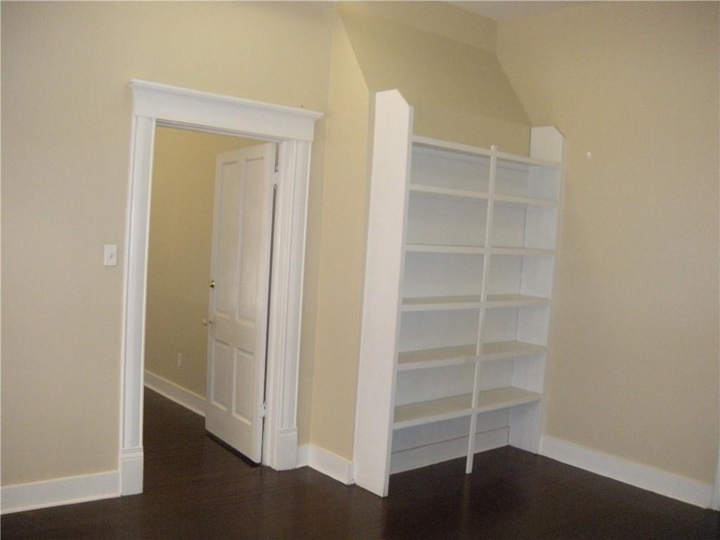 915 W 23rd St - Photo 4