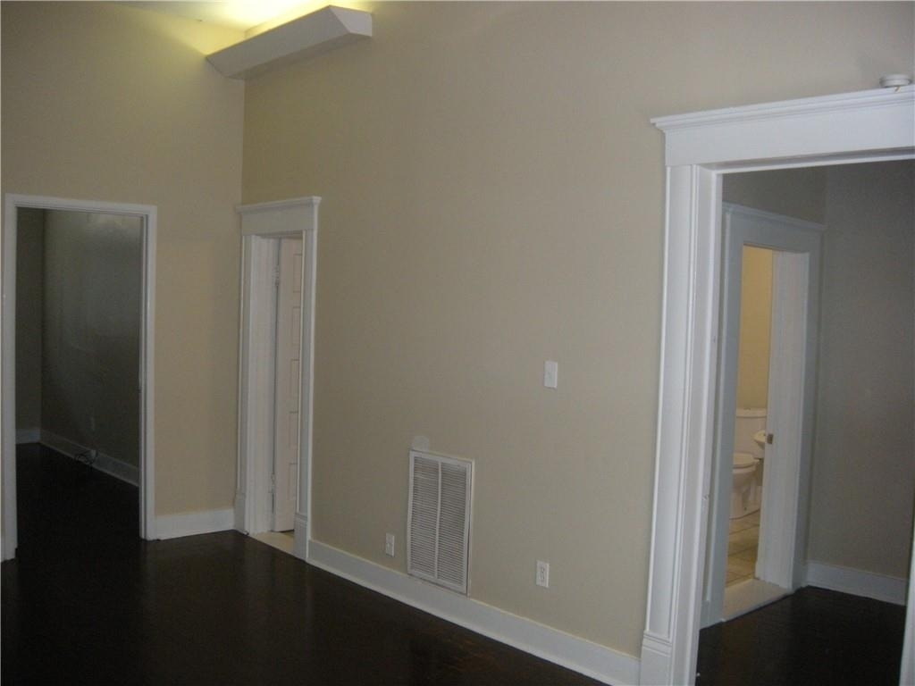 915 W 23rd St - Photo 3