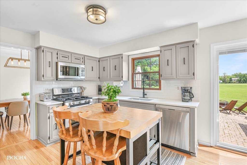 1012 Bainbridge Drive - Photo 9