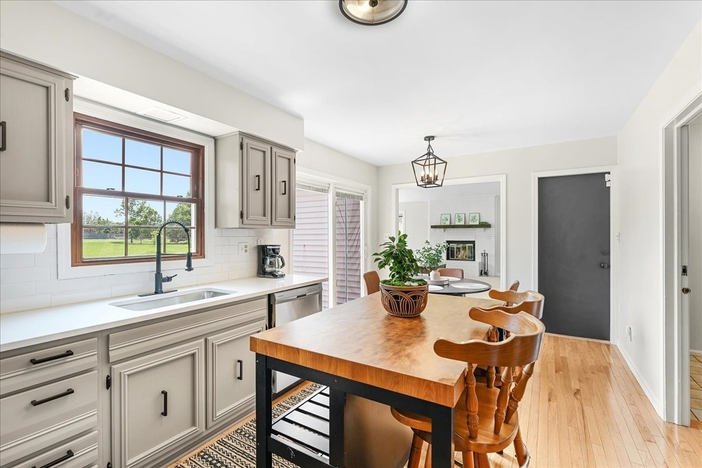 1012 Bainbridge Drive - Photo 8