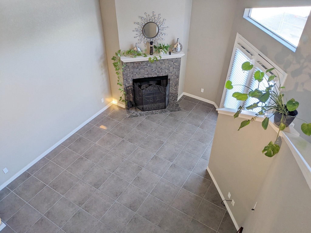 10855 Meadowglen Lane - Photo 9
