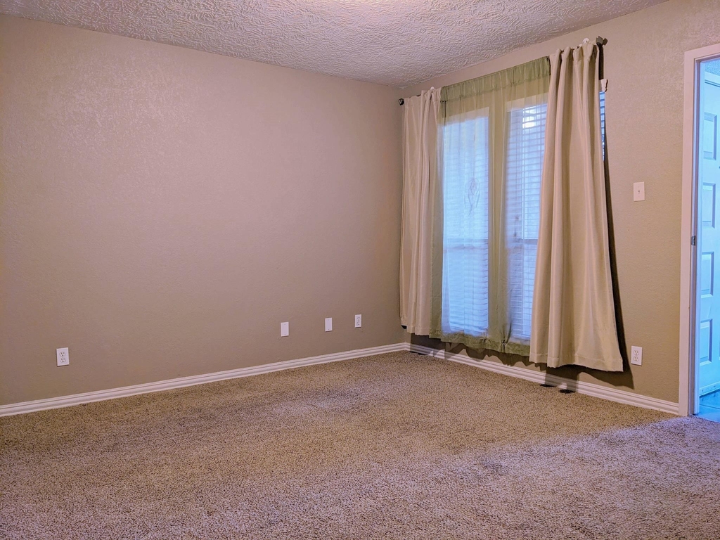 10855 Meadowglen Lane - Photo 4