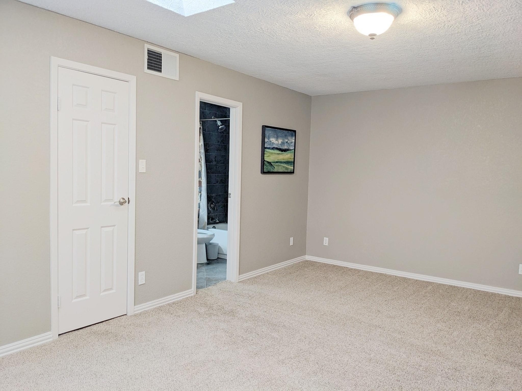 10855 Meadowglen Lane - Photo 10