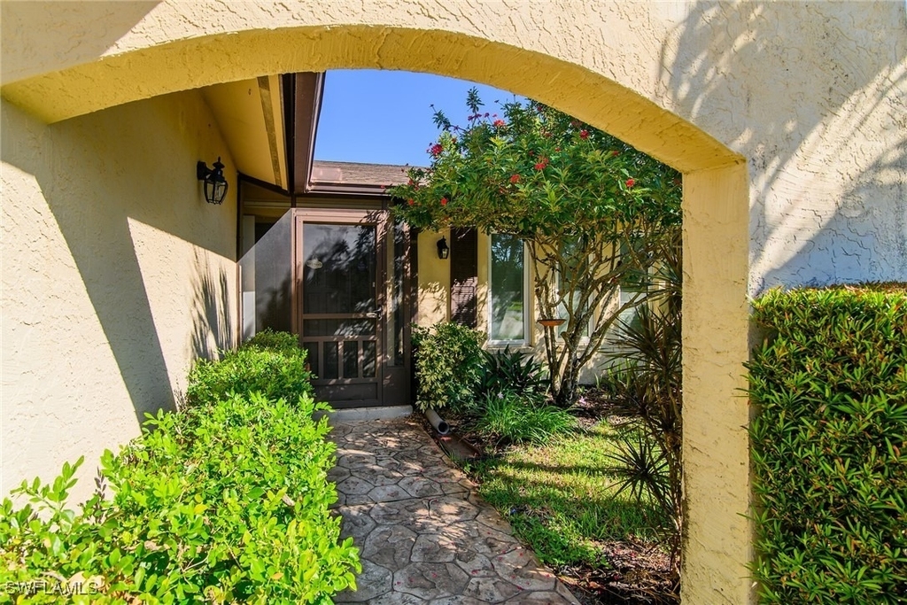 1337 Wisconsin Drive - Photo 2