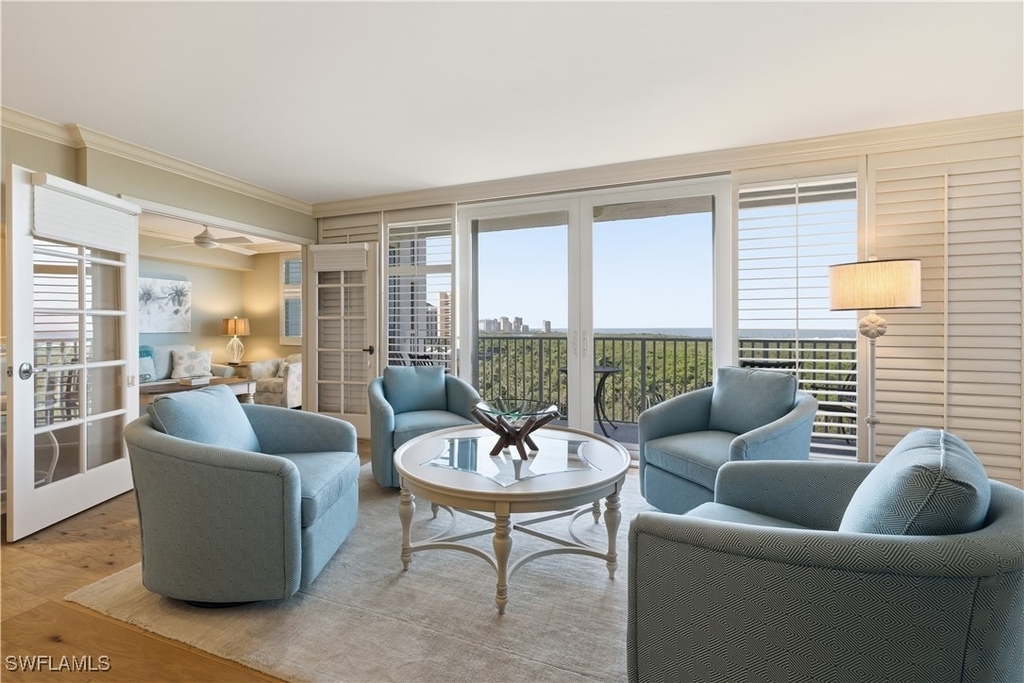 6361 Pelican Bay Boulevard - Photo 2