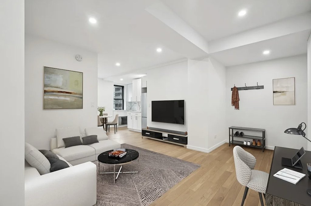 160 East 48th Street, Unit 6e-3 - Photo 0