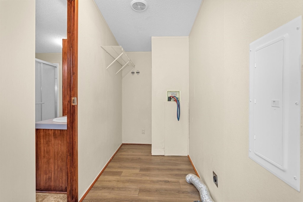 11261 Rose Road - Photo 14