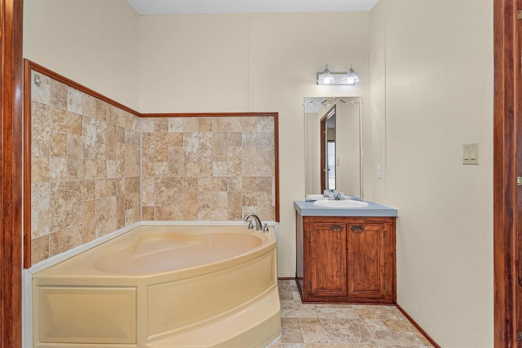 11261 Rose Road - Photo 19