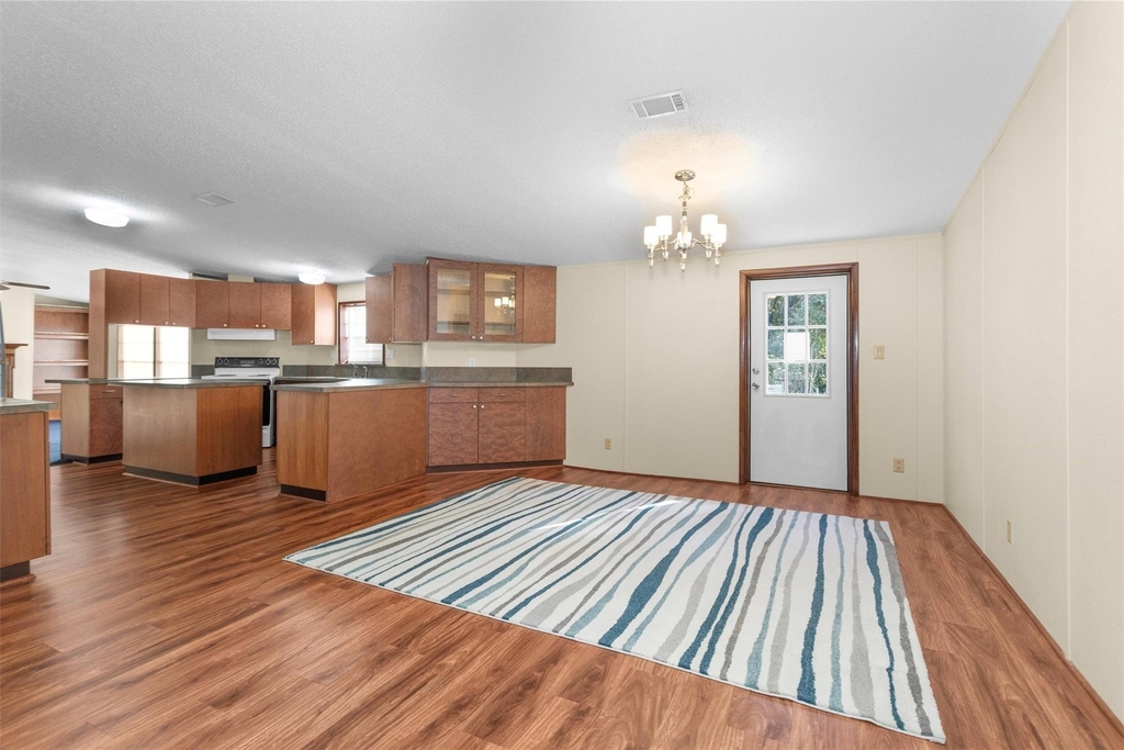 11261 Rose Road - Photo 8
