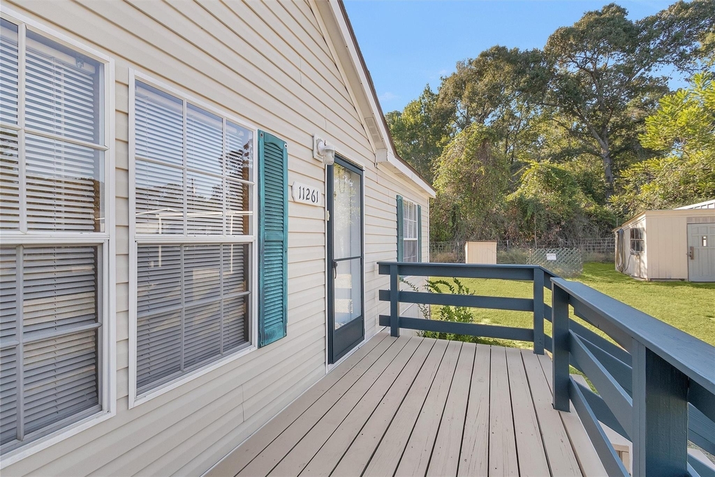 11261 Rose Road - Photo 4