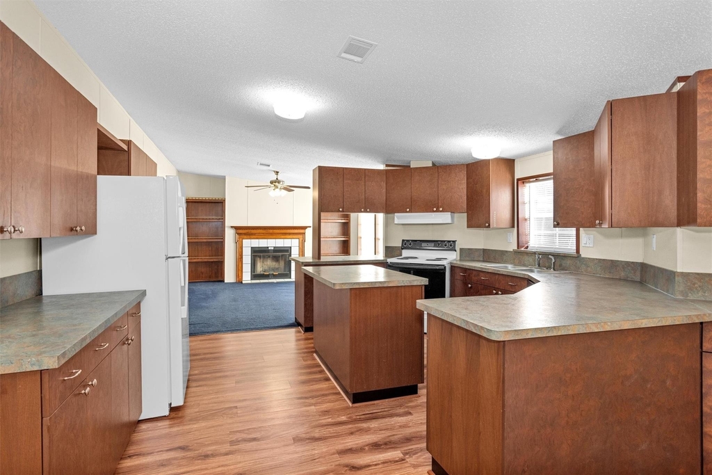 11261 Rose Road - Photo 9