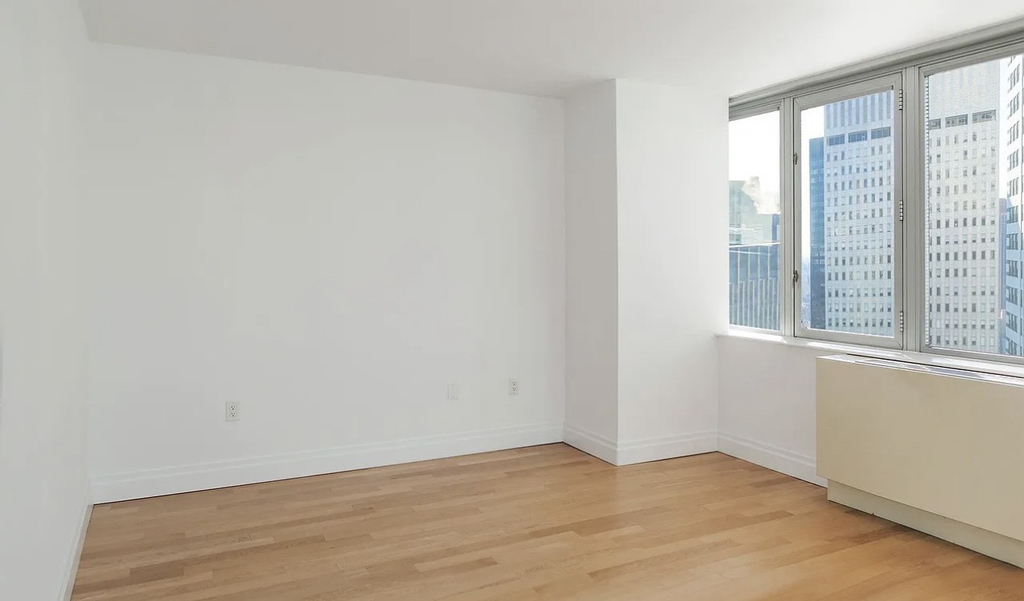 150 East 44th Street, Unit 18h - Photo 5