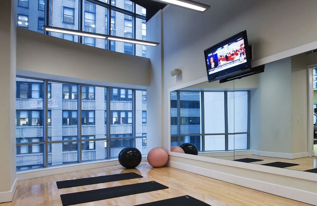 150 East 44th Street, Unit 18h - Photo 11