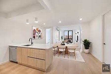 Pacific Street - Photo 2