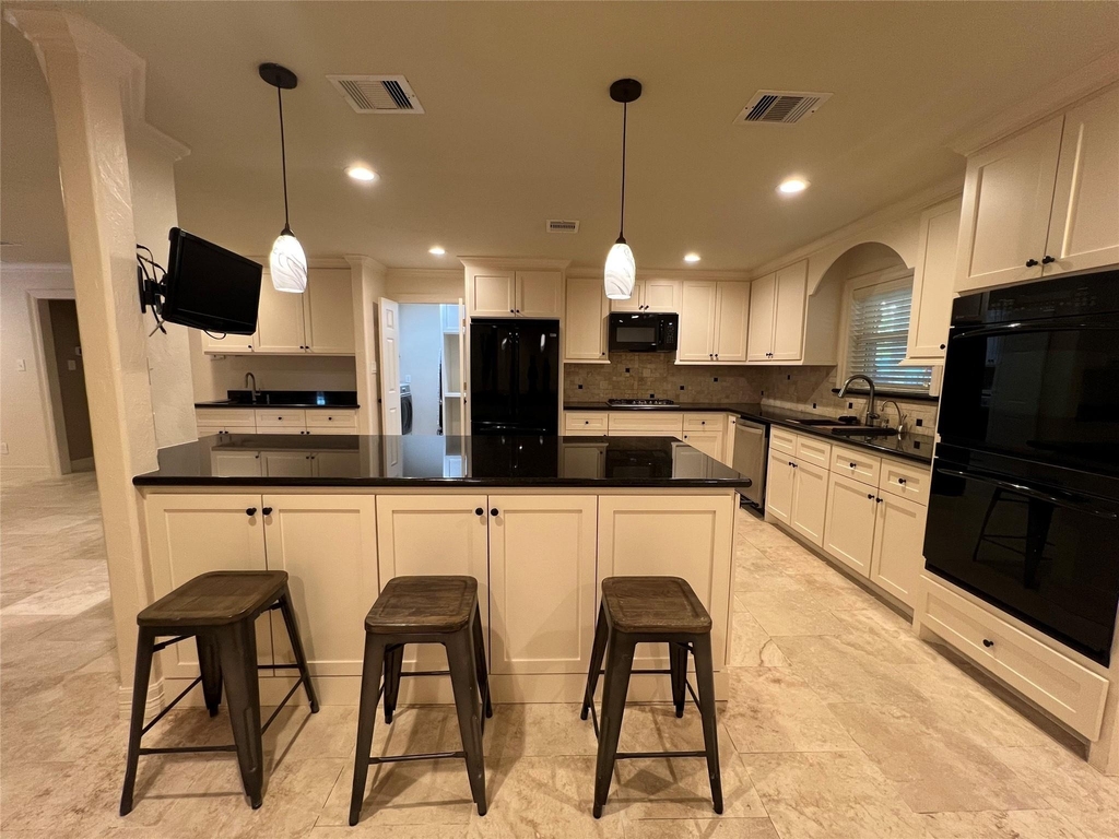 1014 Roxella Street - Photo 6