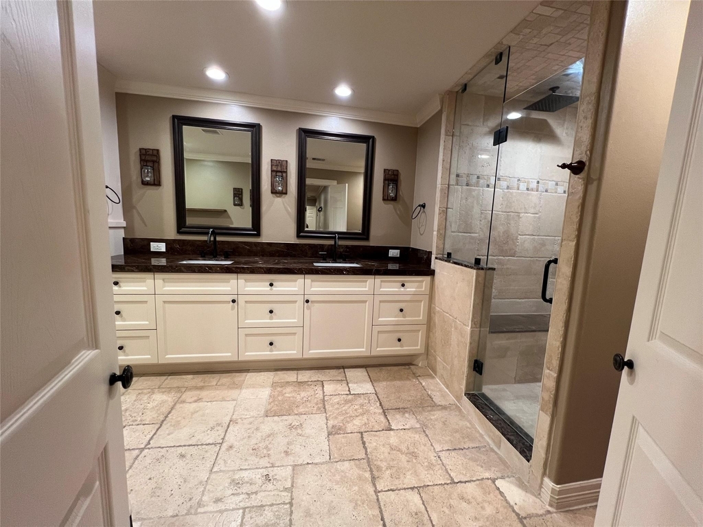 1014 Roxella Street - Photo 19