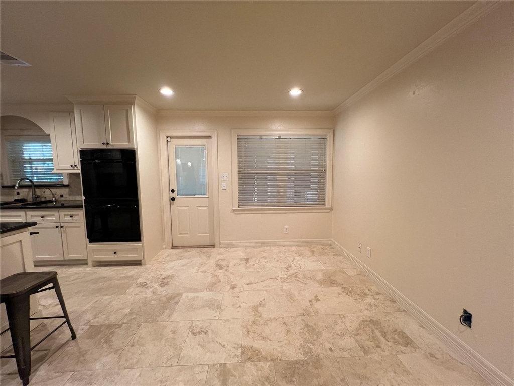 1014 Roxella Street - Photo 4
