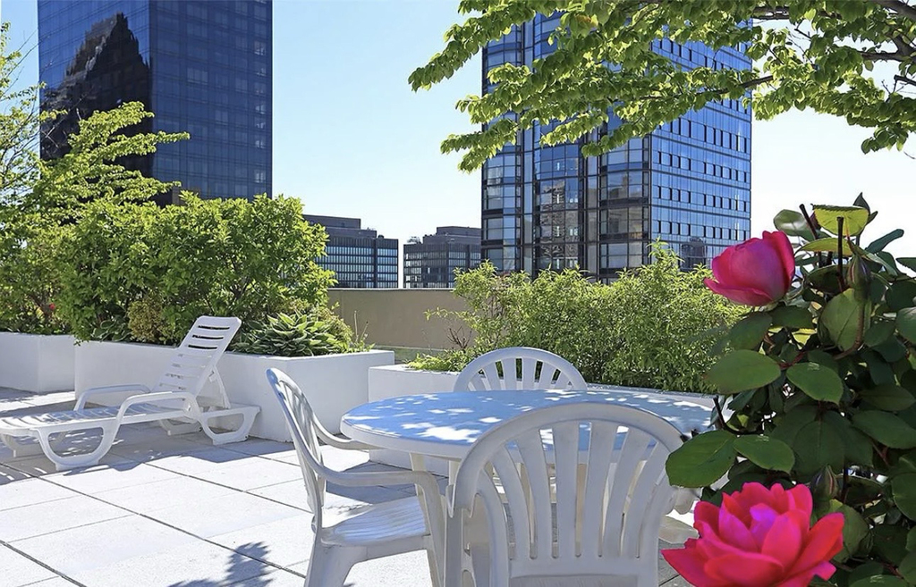 320 East 46th Street, Unit 4e - Photo 5
