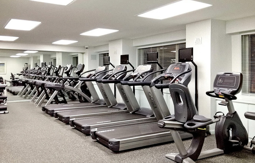 320 East 46th Street, Unit 4e - Photo 3