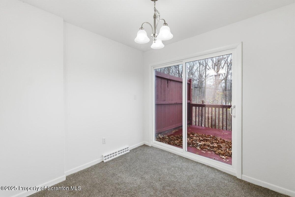 1273 Chateau Drive - Photo 8