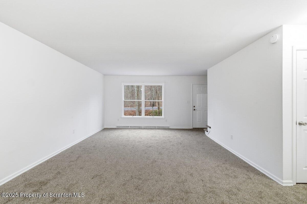 1273 Chateau Drive - Photo 5