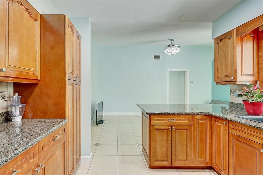 238 Sw Grove Avenue - Photo 13