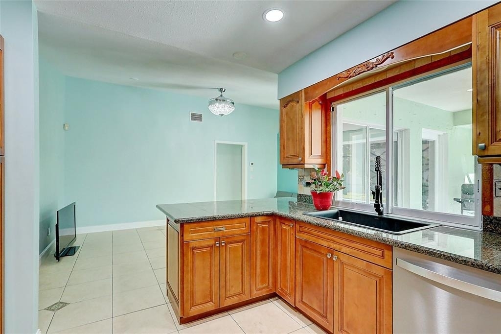 238 Sw Grove Avenue - Photo 14