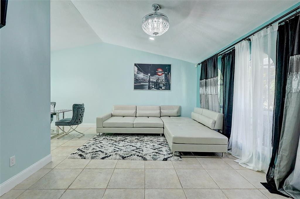 238 Sw Grove Avenue - Photo 4