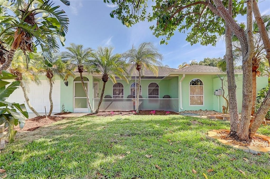 238 Sw Grove Avenue - Photo 2