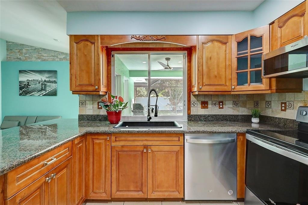 238 Sw Grove Avenue - Photo 11