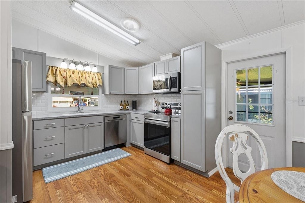 732 Royal Palm Avenue - Photo 2