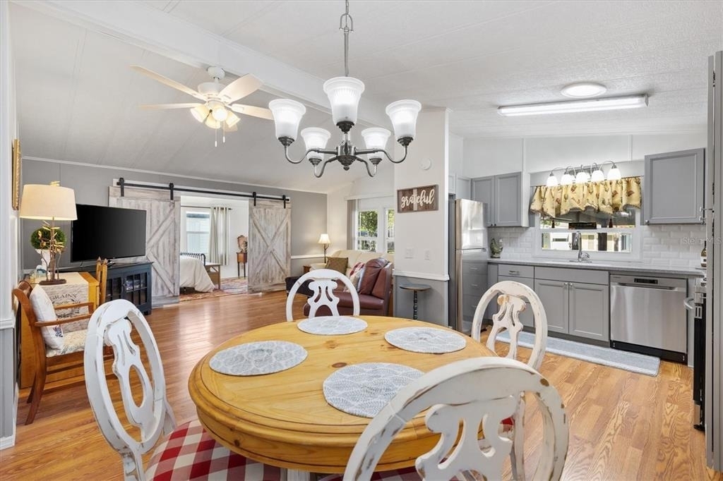 732 Royal Palm Avenue - Photo 1