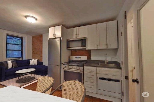 410 East 13th Street - Photo 2