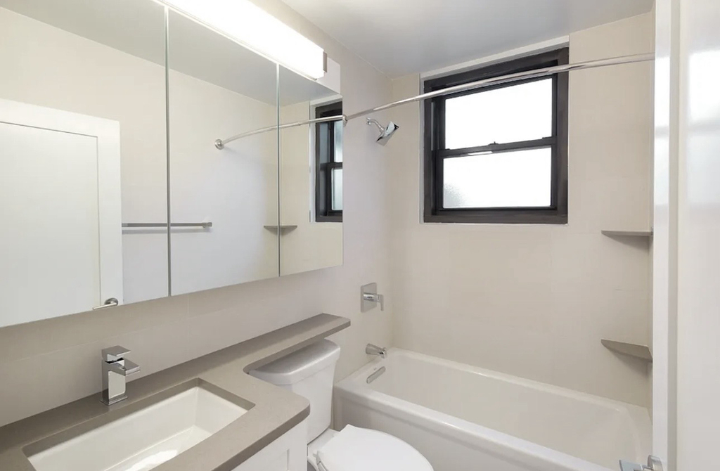 151-155 East 31st Street, Unit W14h - Photo 4