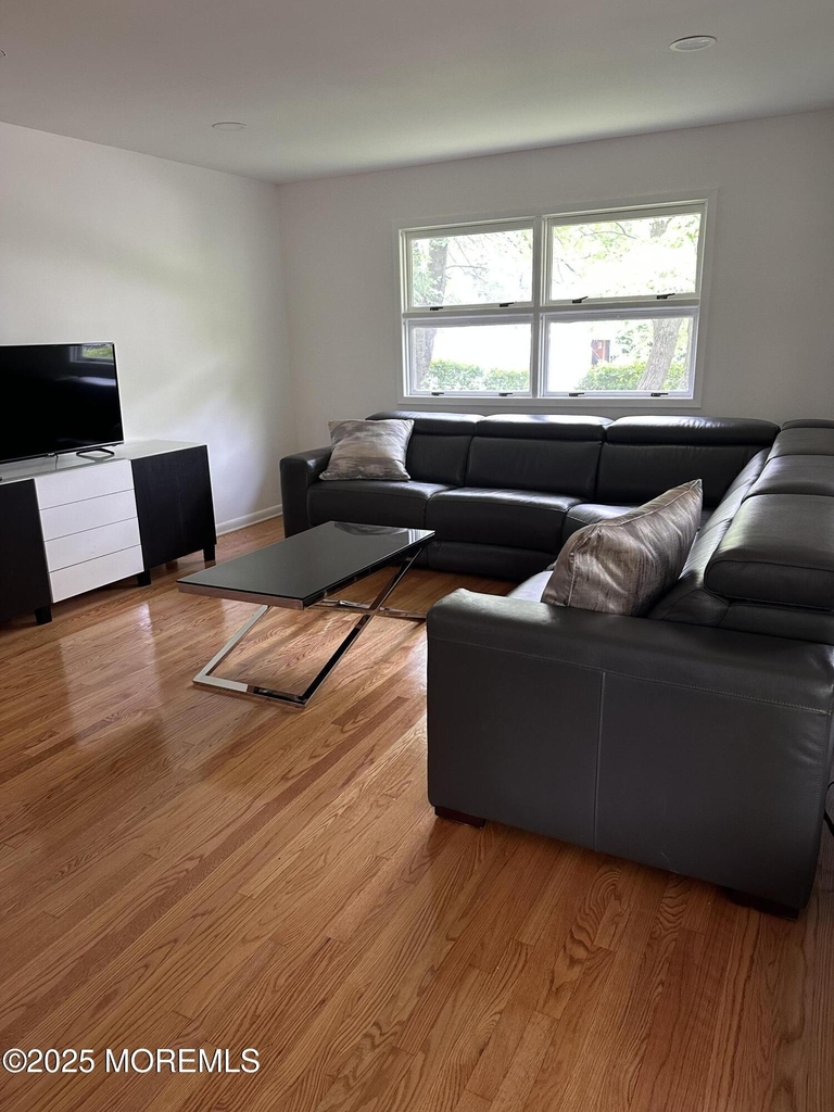 172 Larchwood Avenue - Photo 1