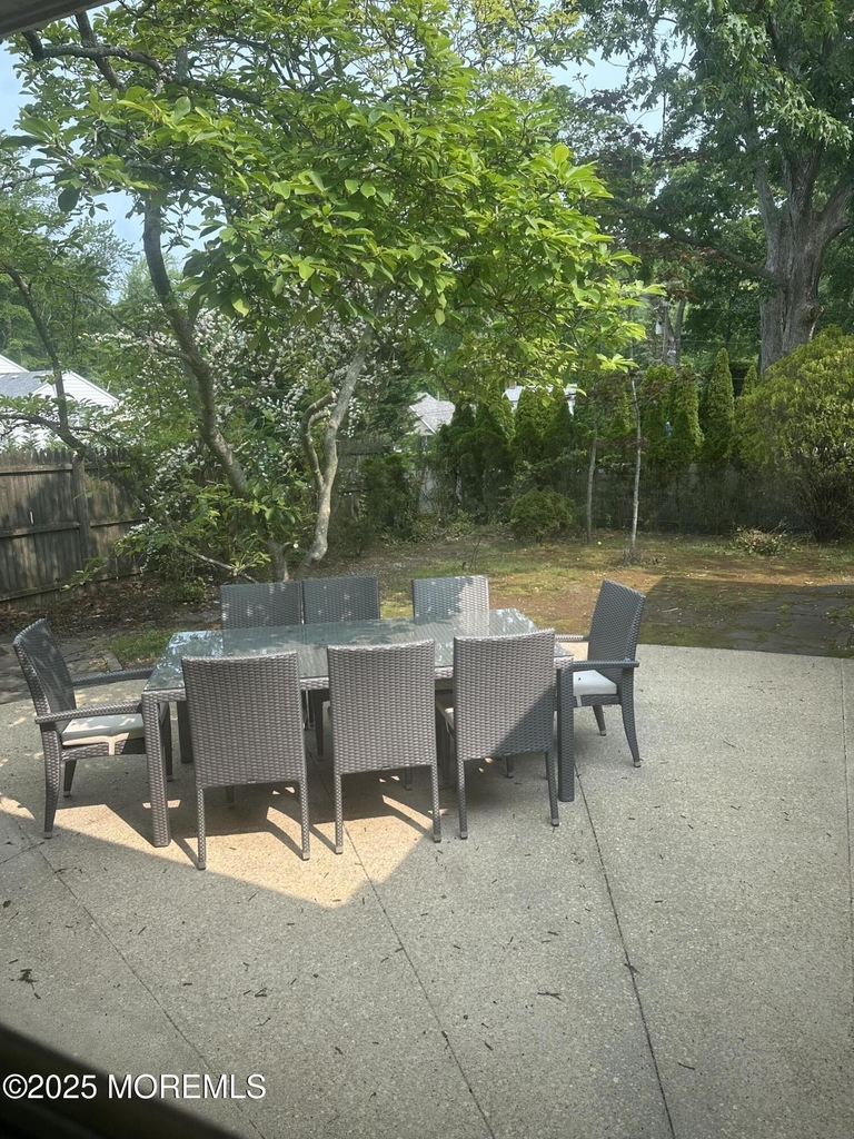 172 Larchwood Avenue - Photo 31