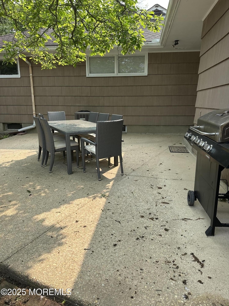 172 Larchwood Avenue - Photo 32