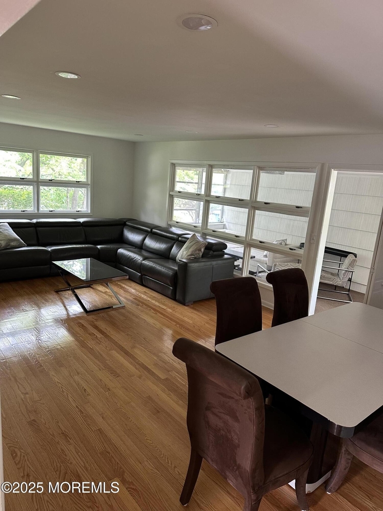 172 Larchwood Avenue - Photo 4