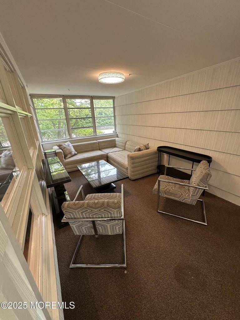 172 Larchwood Avenue - Photo 14