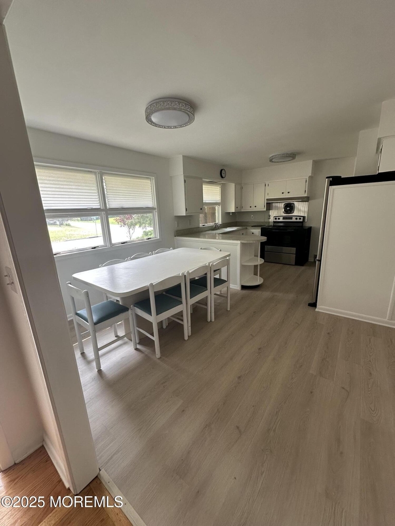 172 Larchwood Avenue - Photo 9